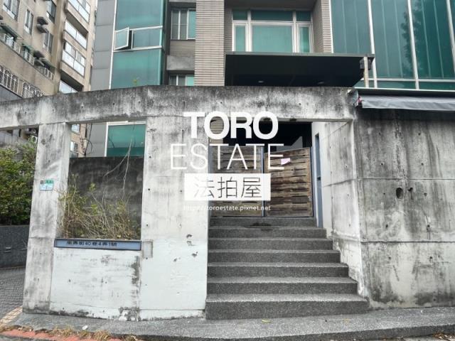 台北士林法拍大樓-1