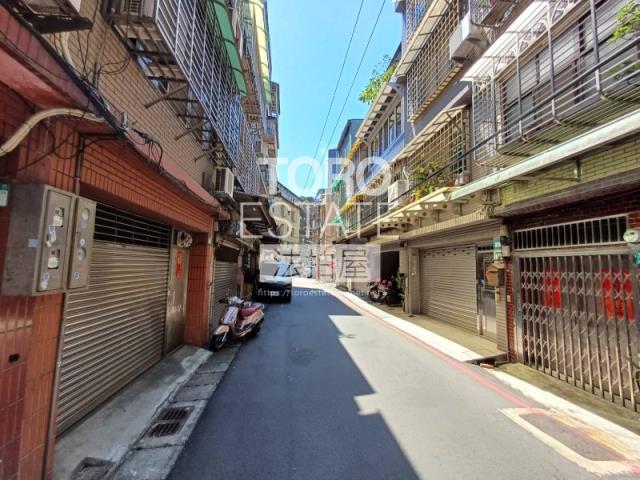 板橋法拍透天-4